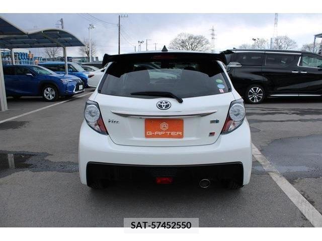Toyota VITZ HYBRID 2017-12 230939-7