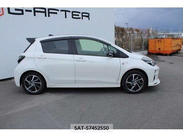 Toyota VITZ HYBRID 2017-12 230939-6