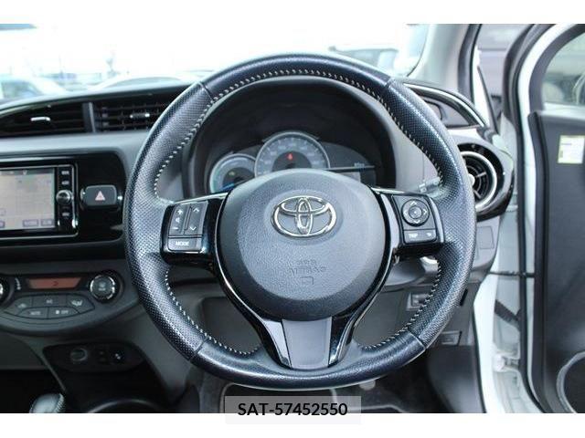Toyota VITZ HYBRID 2017-12 230939-14