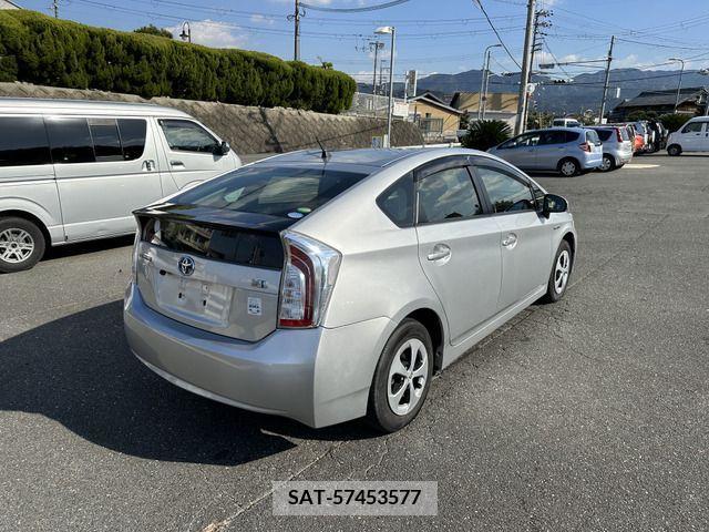 Toyota PRIUS 2014-01 204498-4