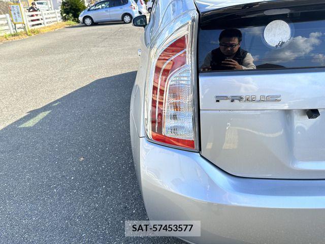 Toyota PRIUS 2014-01 204498-14