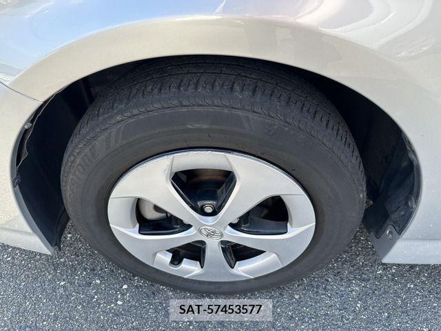Toyota PRIUS 2014-01 204498-19