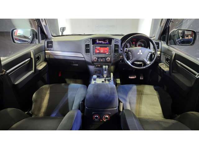Mitsubishi PAJERO 2009-11 6692-3