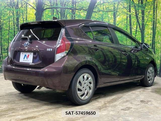 Toyota AQUA 2015-06 260540-11
