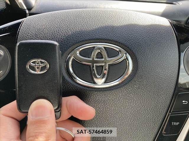 Toyota AQUA 2018-04 261698-3