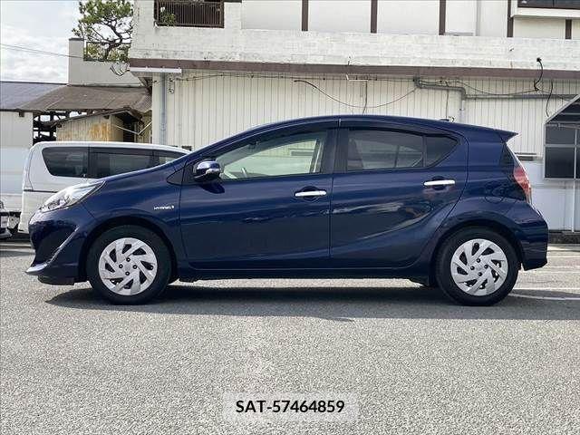 Toyota AQUA 2018-04 261698-7