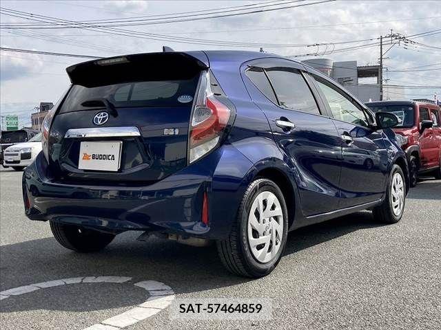 Toyota AQUA 2018-04 261698-9