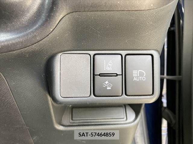 Toyota AQUA 2018-04 261698-21