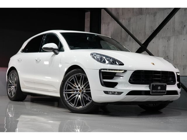 Porsche MACAN 2015-06 11671-7