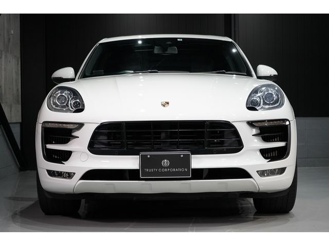 Porsche MACAN 2015-06 11671-1