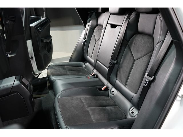 Porsche MACAN 2015-06 11671-16