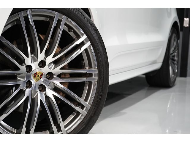 Porsche MACAN 2015-06 11671-8