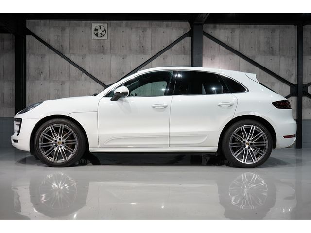 Porsche MACAN 2015-06 11671-2