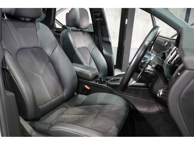 Porsche MACAN 2015-06 11671-15