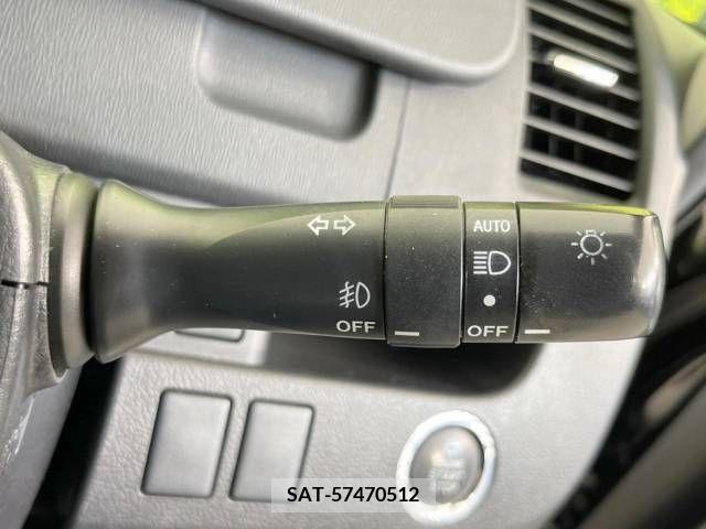 Toyota VOXY 2012-02 340692-4