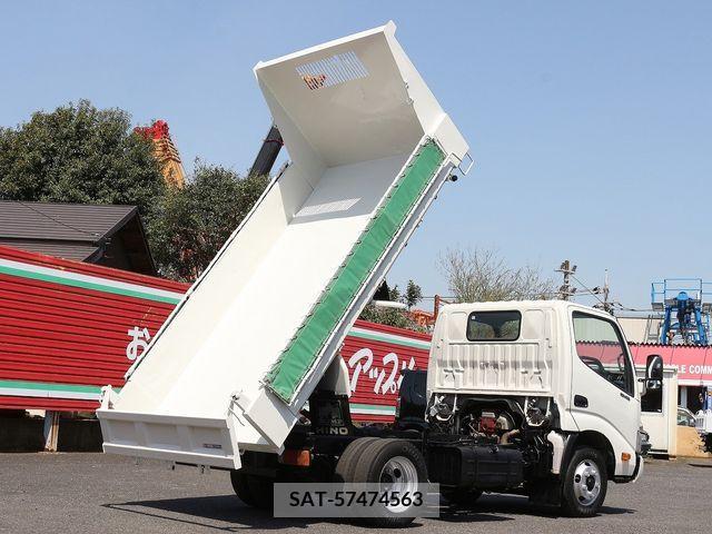 Hino DUTRO 2017-01 238976-1