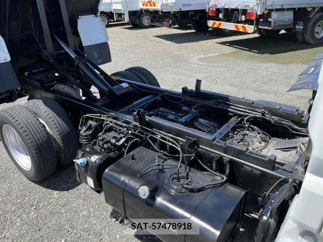 Mitsubishi CANTER 2016-03 357526-11