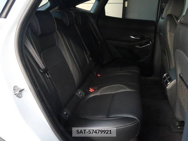 Jaguar E-PACE 2018-09 234153-17