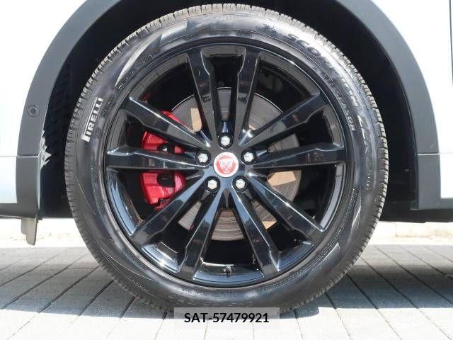 Jaguar E-PACE 2018-09 234153-15