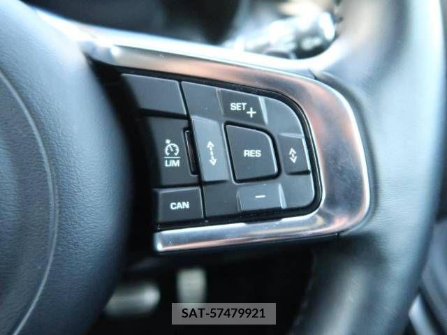 Jaguar E-PACE 2018-09 234153-4