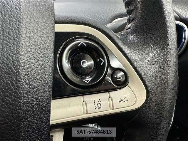 Toyota PRIUS 2016-03 378852-6