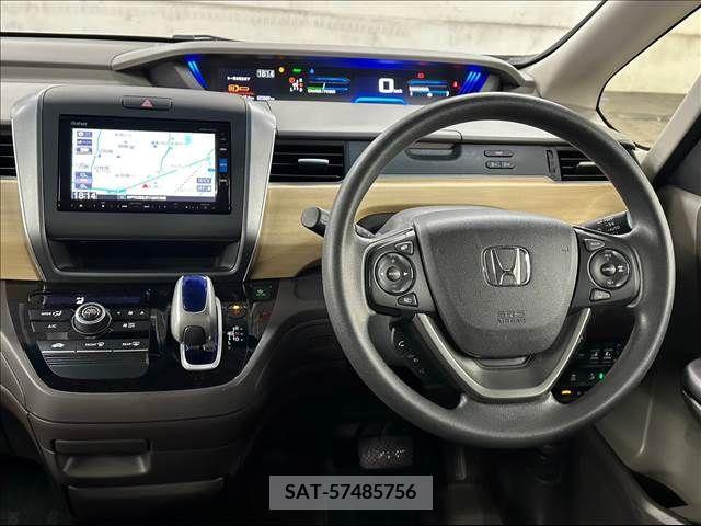 Honda FREED HYBRID 2016-12 221928-11