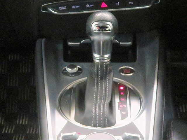 Audi TT 2019-10 12909-11