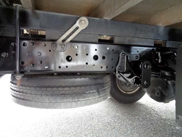 Isuzu ELF TRUCK 2015-08 13595-18