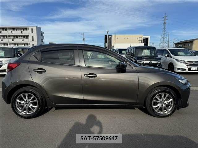 Mazda MAZDA2 2019-12 341174-10