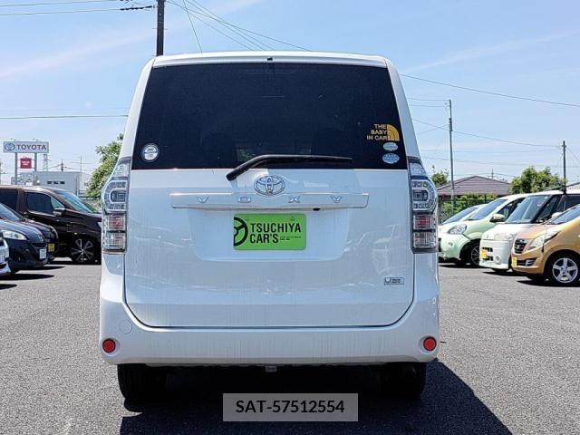 Toyota VOXY 2011-08 289178-9
