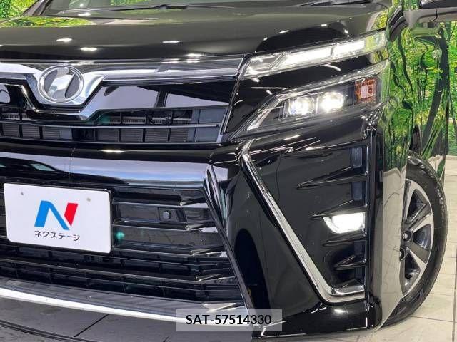 Toyota VOXY 2019-06 216620-13