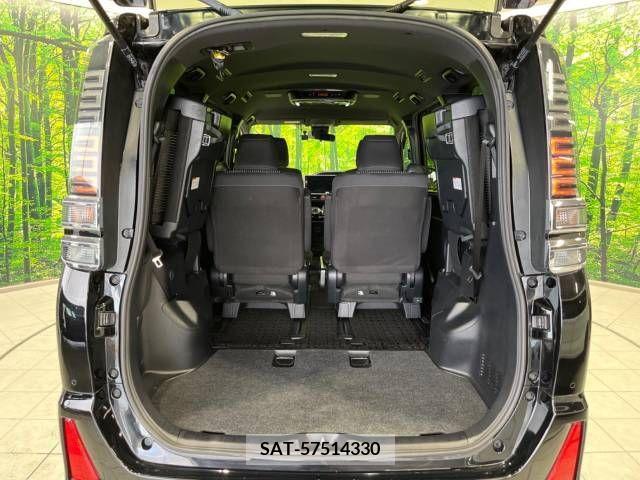 Toyota VOXY 2019-06 216620-11