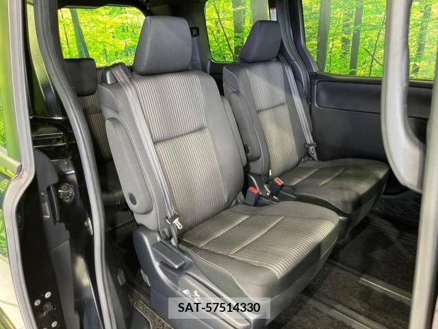 Toyota VOXY 2019-06 216620-9