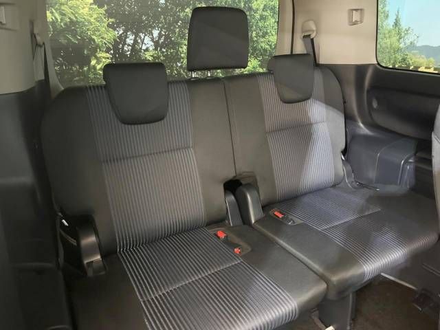 Toyota VOXY 2016-05 4479-11