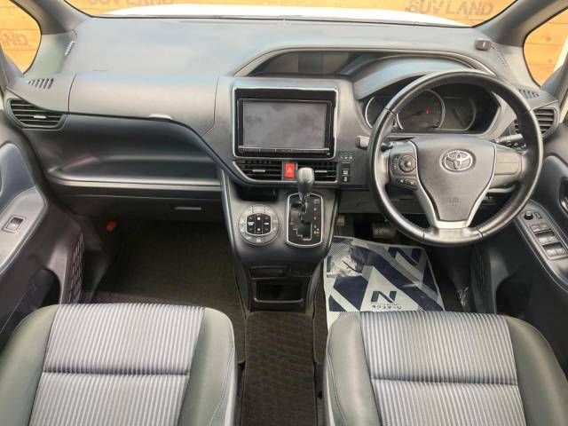 Toyota VOXY 2016-05 4479-1