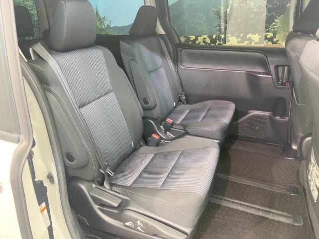 Toyota VOXY 2016-05 4479-10