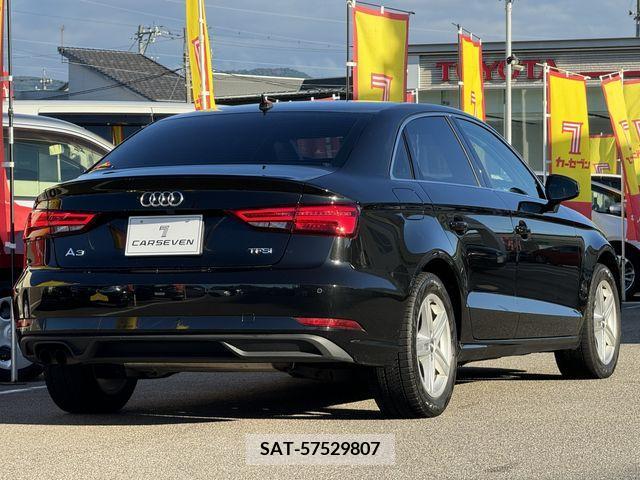 Audi A3 SEDAN 2019-04 356464-4