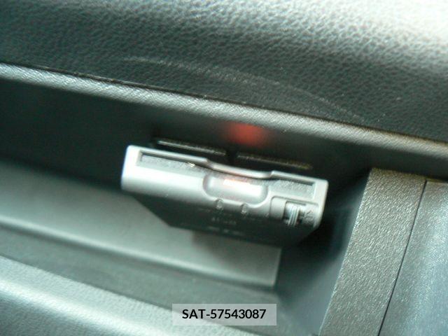 Nissan LATIO 2014-01 275031-8