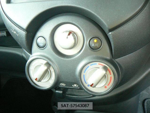 Nissan LATIO 2014-01 275031-9