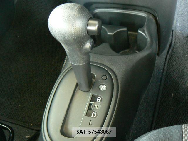 Nissan LATIO 2014-01 275031-10