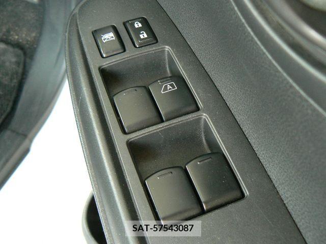 Nissan LATIO 2014-01 275031-12