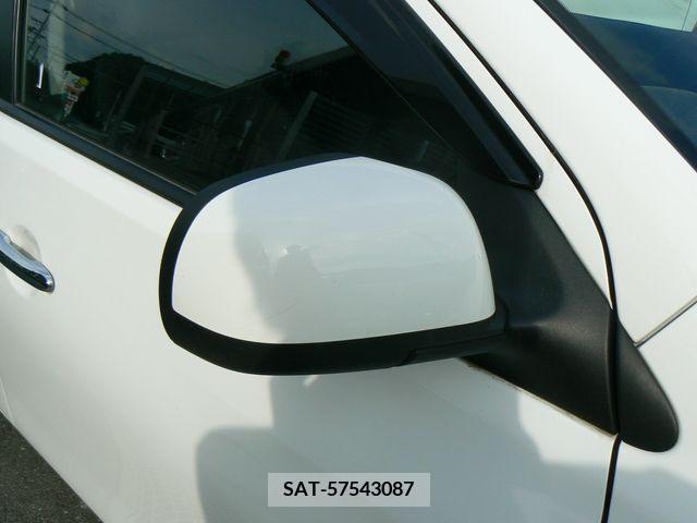 Nissan LATIO 2014-01 275031-16