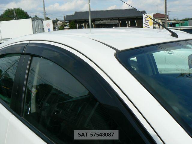 Nissan LATIO 2014-01 275031-17