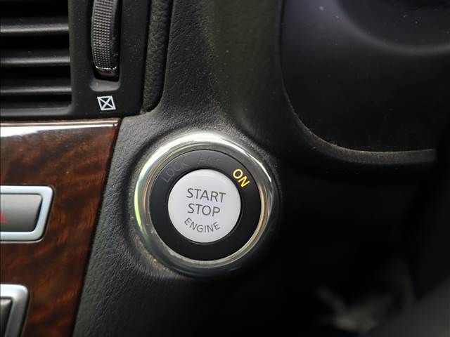 Nissan FUGA 2015-11 788-13