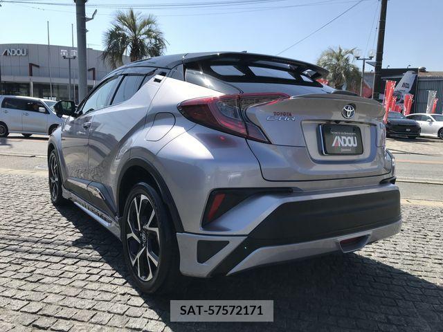 Toyota C-HR 2018-07 213267-2