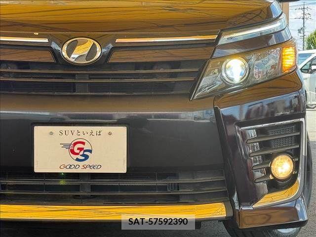 Toyota VOXY 2014-06 321396-19