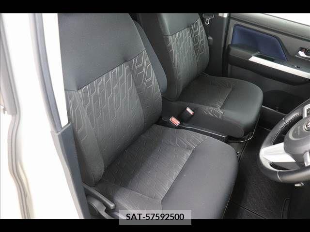 Toyota ROOMY 2019-10 339673-10