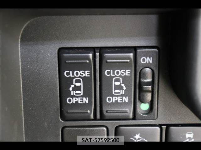 Toyota ROOMY 2019-10 339673-4