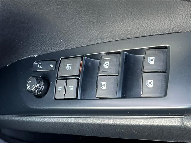 Toyota CAMRY HYBRID 2018-01 445-23