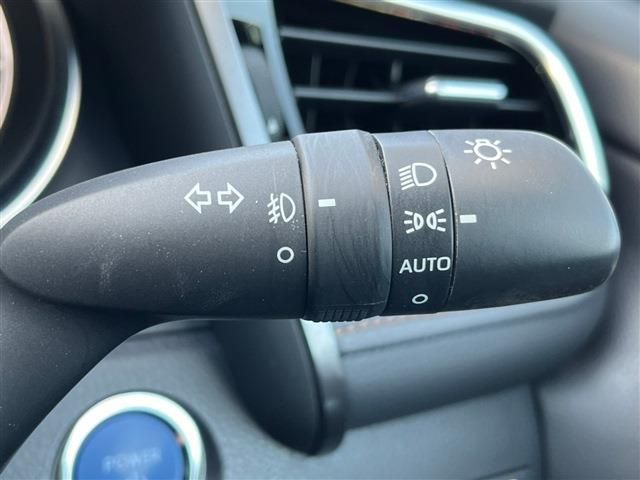 Toyota CAMRY HYBRID 2018-01 445-16